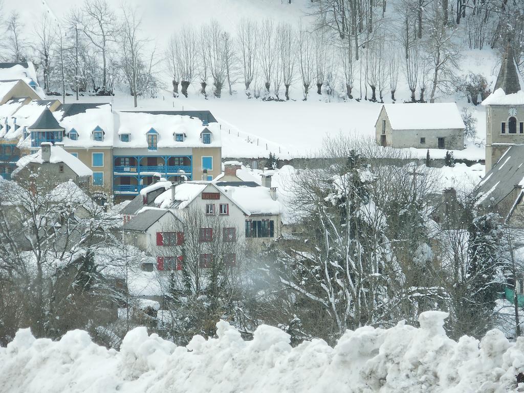 Hotel Les Deux Cols Sainte-Marie-de-Campan Esterno foto