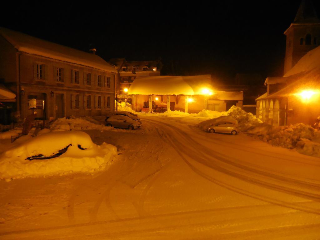 Hotel Les Deux Cols Sainte-Marie-de-Campan Esterno foto