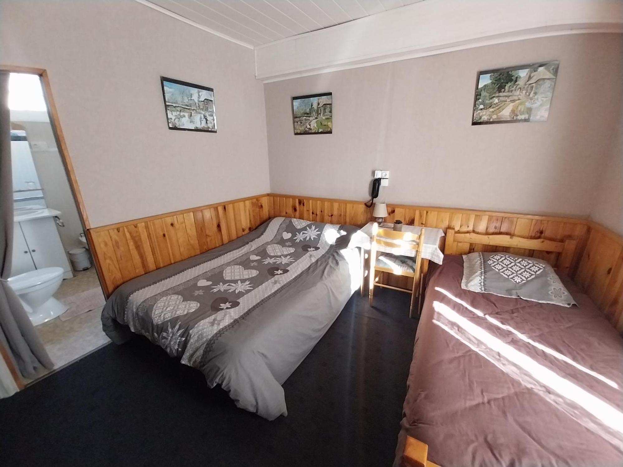 Hotel Les Deux Cols Sainte-Marie-de-Campan Esterno foto