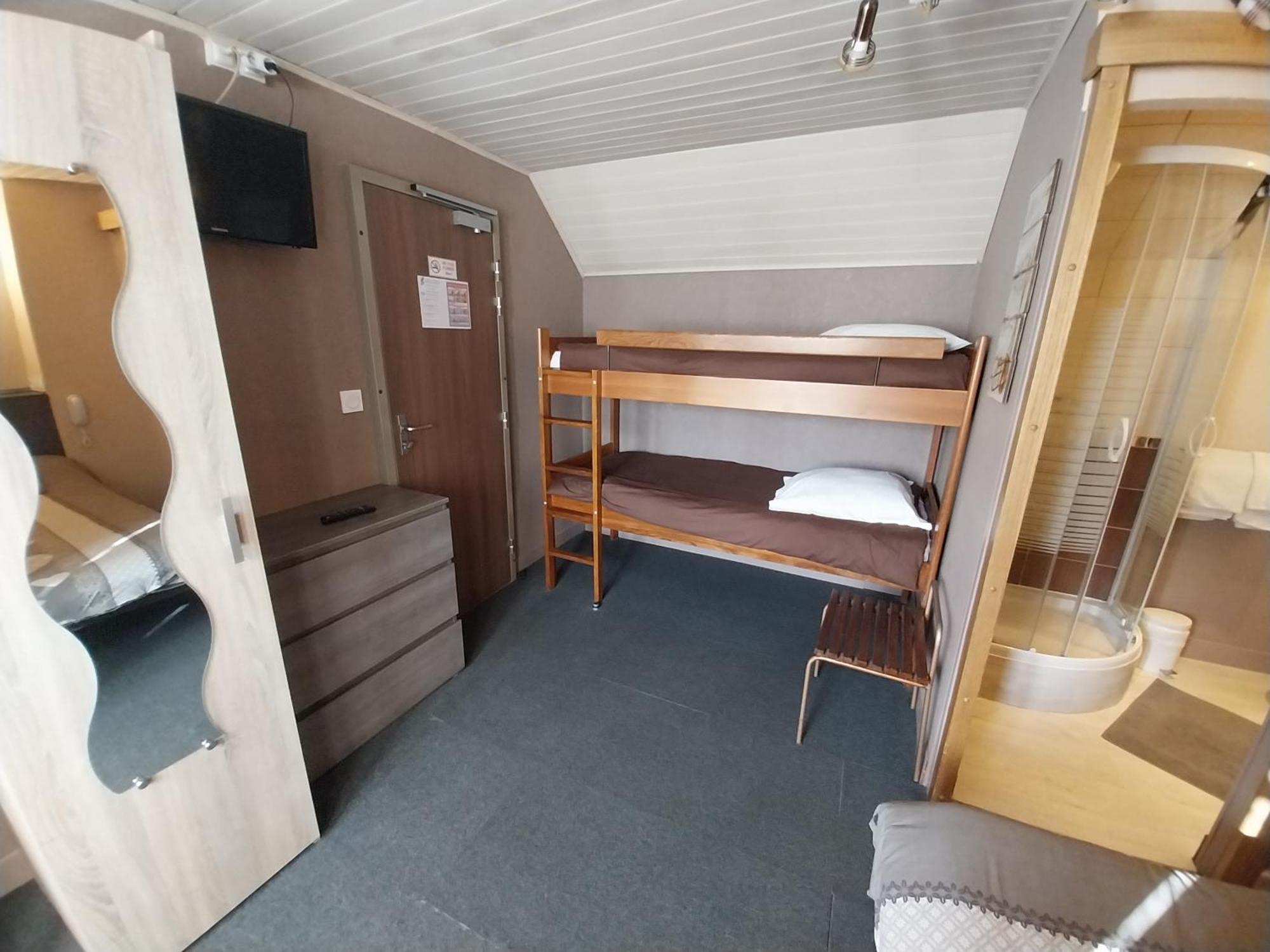 Hotel Les Deux Cols Sainte-Marie-de-Campan Esterno foto