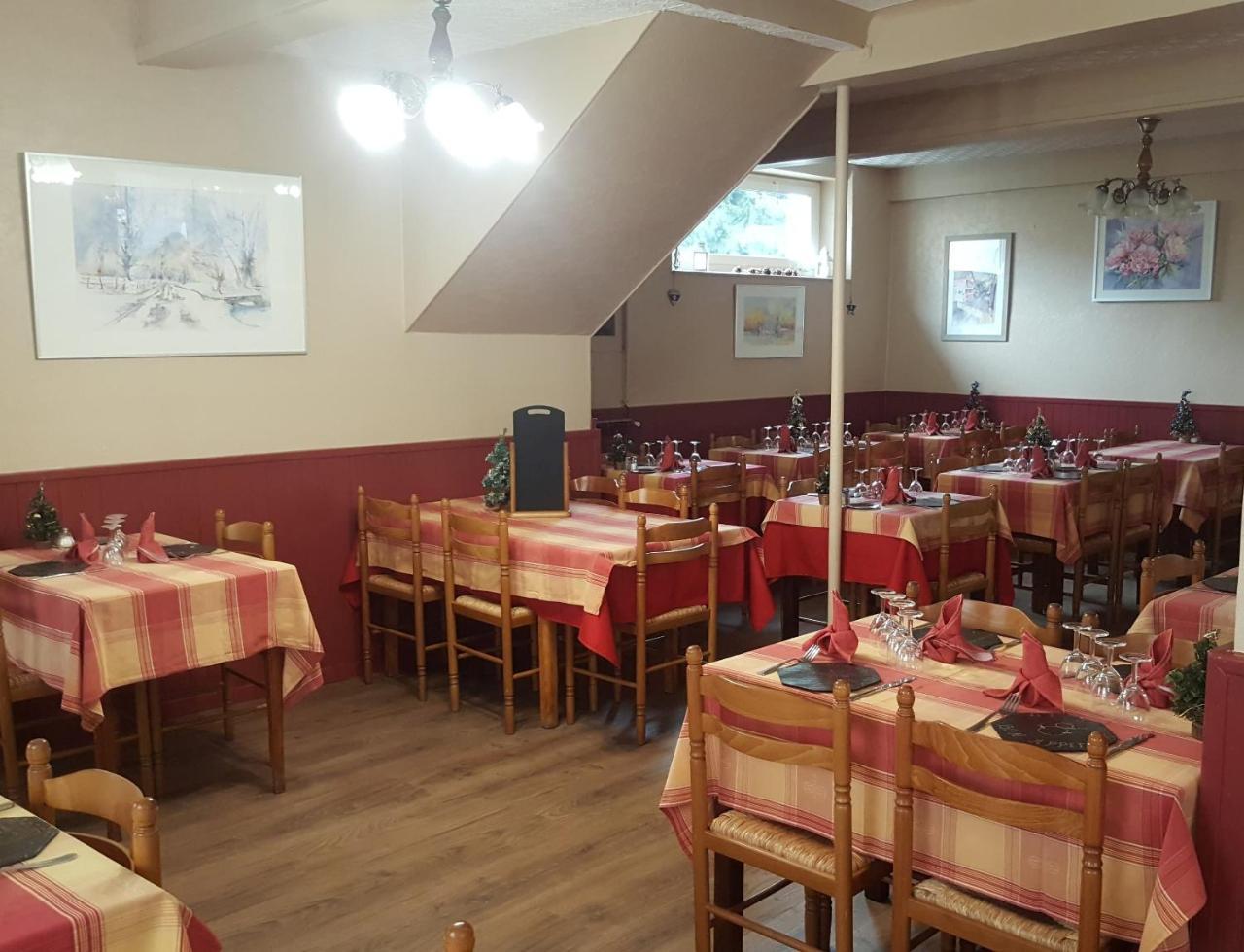 Hotel Les Deux Cols Sainte-Marie-de-Campan Esterno foto